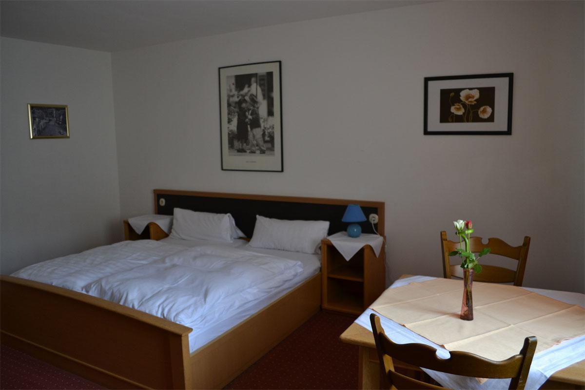 Hotel Zum Taunus Eppstein Εξωτερικό φωτογραφία