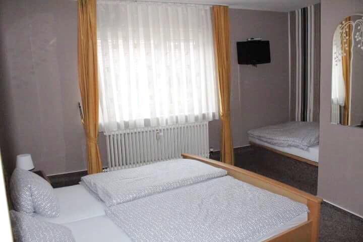 Hotel Zum Taunus Eppstein Εξωτερικό φωτογραφία
